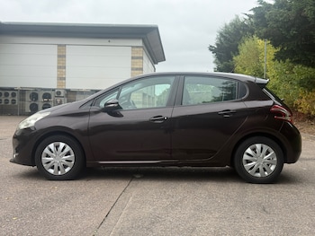 Used Peugeot 208 2013 for sale - 75618327: Photo