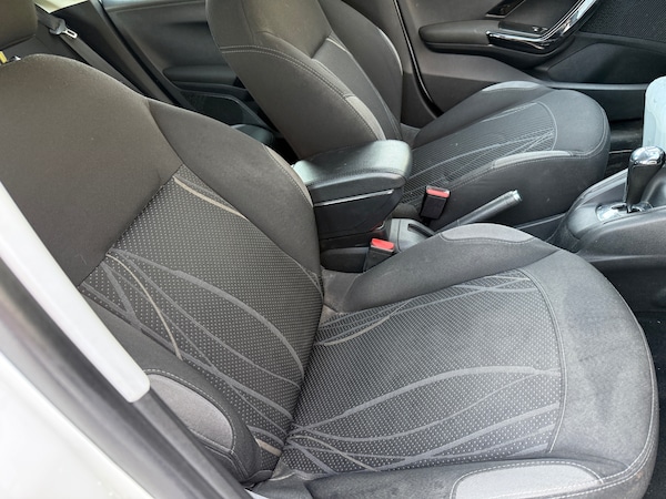Used Peugeot 208 2013 for sale - 73964483: Photo 9