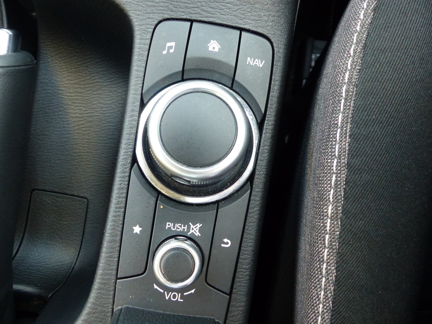 Used Mazda Mazda2 2024 for sale - 76280959: Photo 17