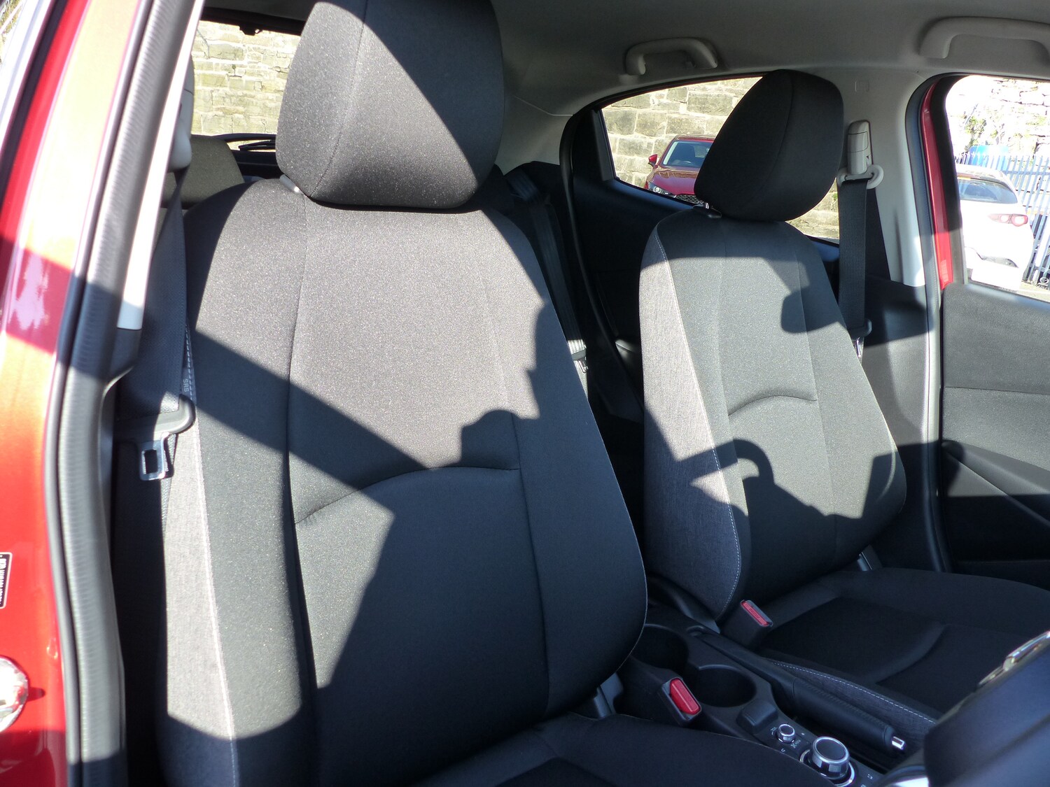 Used Mazda Mazda2 2024 for sale - 76280959: Photo 5