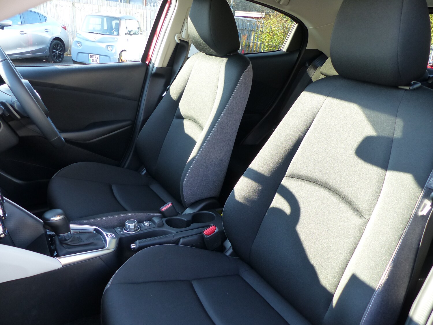 Used Mazda Mazda2 2024 for sale - 76280959: Photo 6