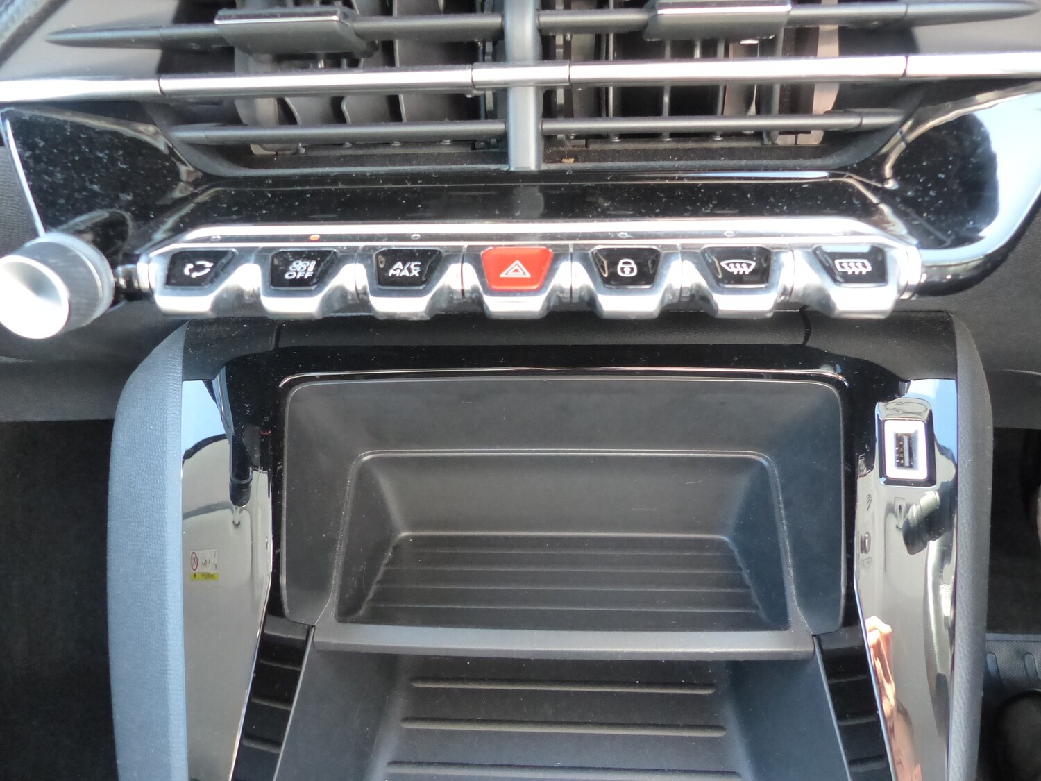 Used Peugeot 208 2020 for sale - 75938104: Photo 14