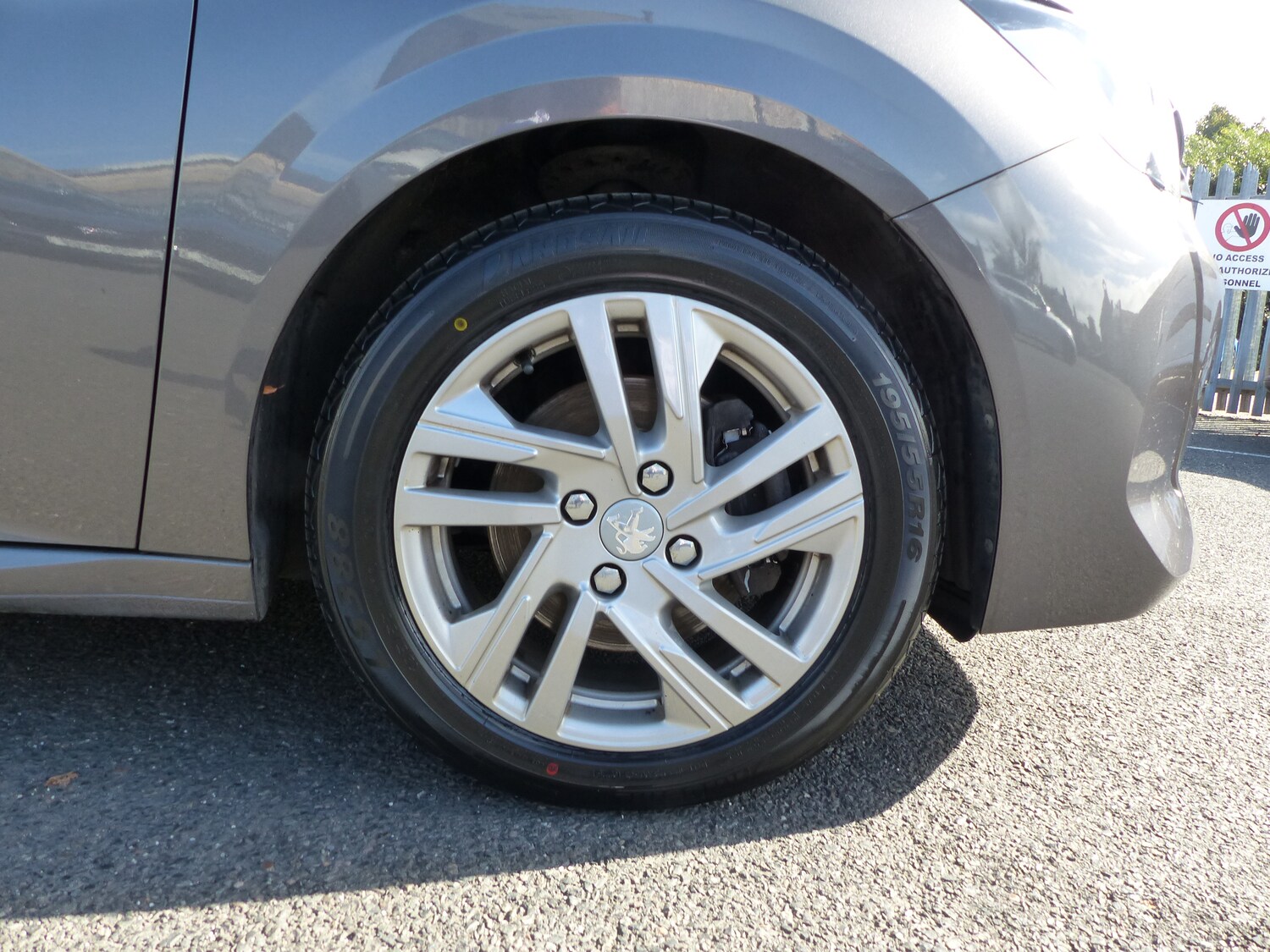 Used Peugeot 208 2020 for sale - 75938104: Photo 21