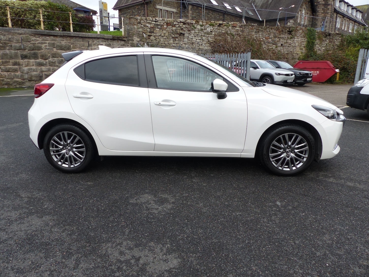 Used Mazda Mazda2 2022 for sale - 76329509: Photo 3