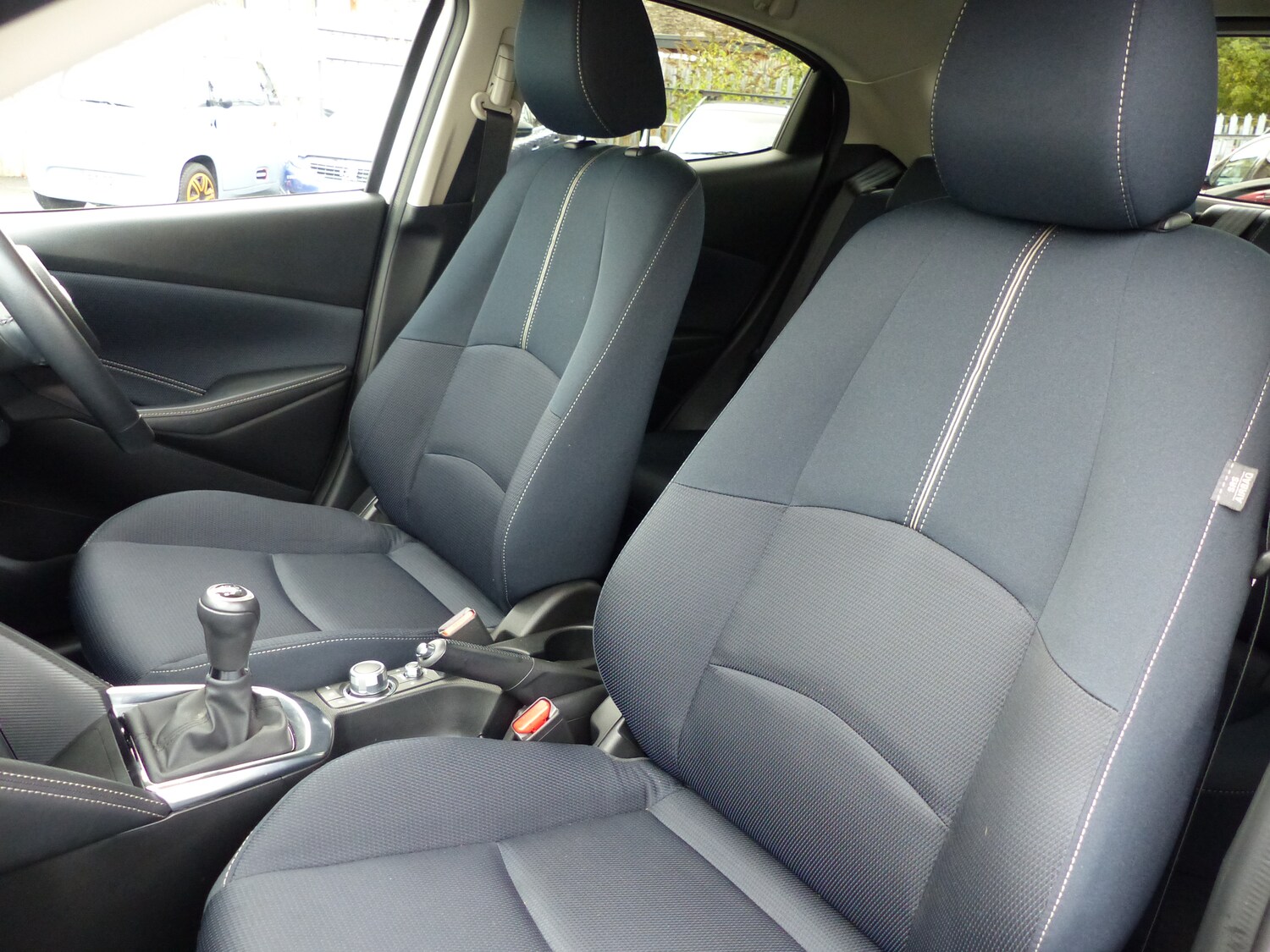 Used Mazda Mazda2 2022 for sale - 76329509: Photo 6