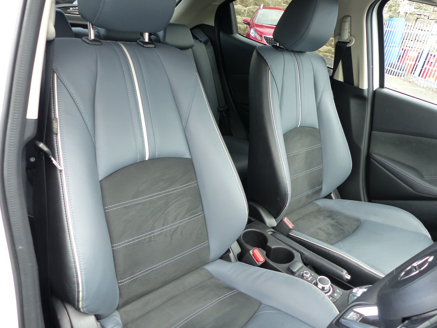 Used Mazda Mazda2 2022 for sale - 76011227: Photo 5
