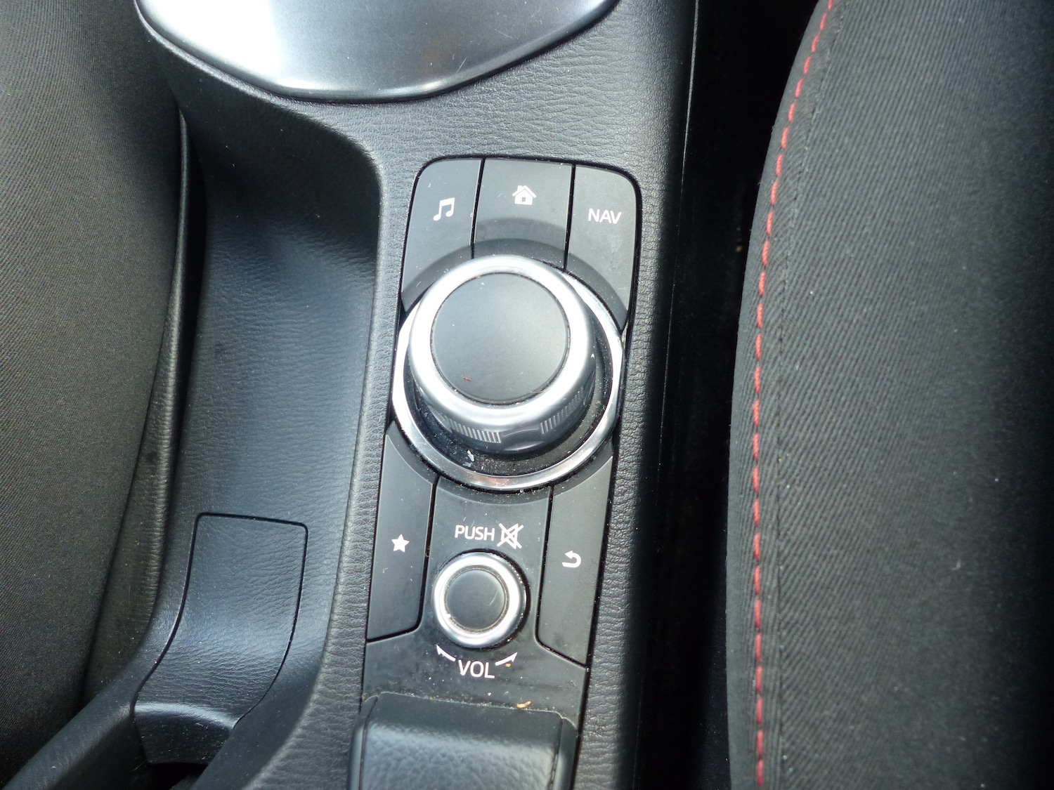 Used Mazda Mazda2 2024 for sale - 76057597: Photo 18