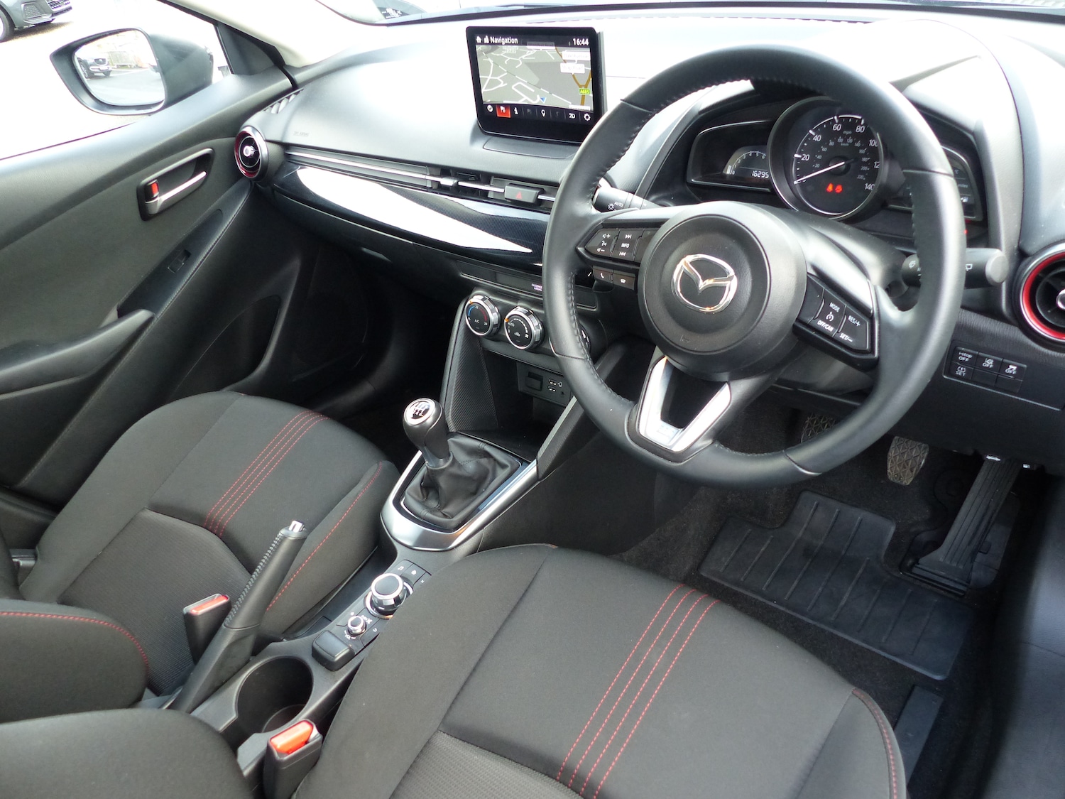 Used Mazda Mazda2 2024 for sale - 76057597: Photo 5