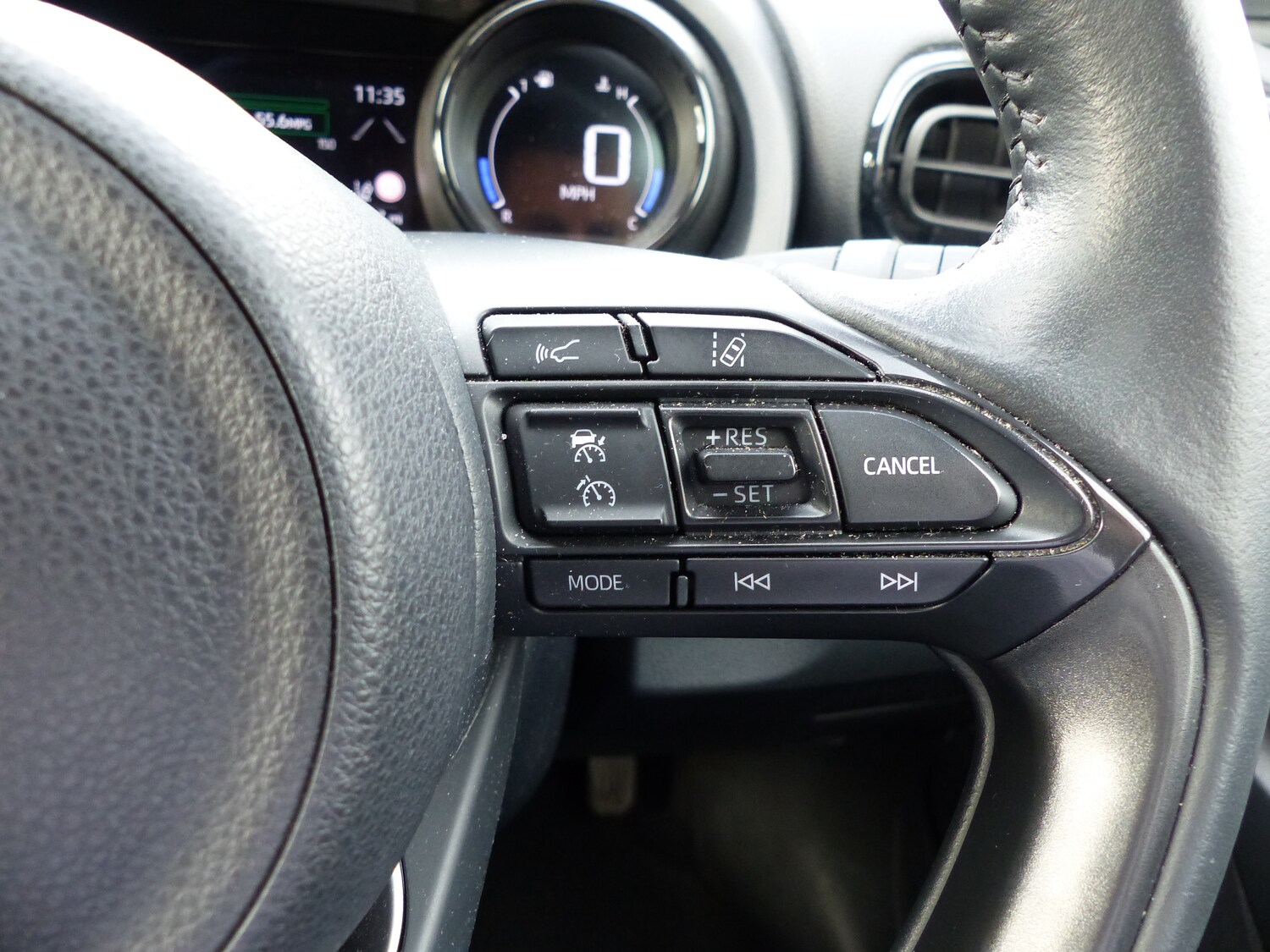 Used Mazda Mazda2 HYBRID 2023 for sale - 76341253: Photo 18