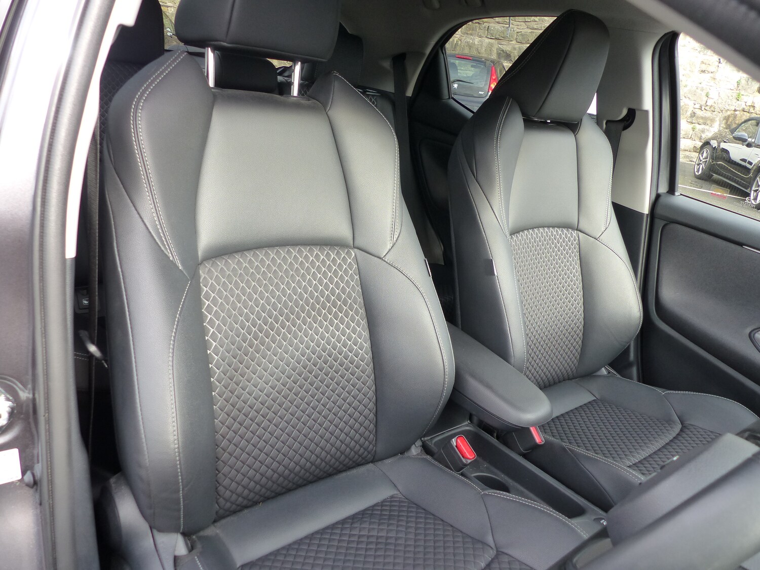 Used Mazda Mazda2 HYBRID 2023 for sale - 76341253: Photo 5