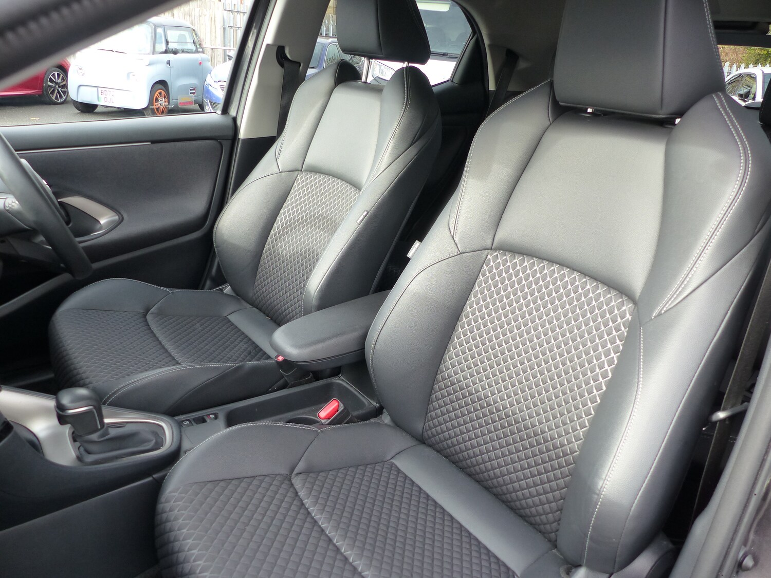 Used Mazda Mazda2 HYBRID 2023 for sale - 76341253: Photo 6