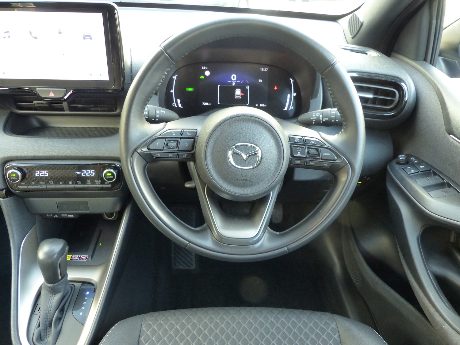 Used Mazda Mazda2 HYBRID 2024 for sale - 76436753: Photo 11
