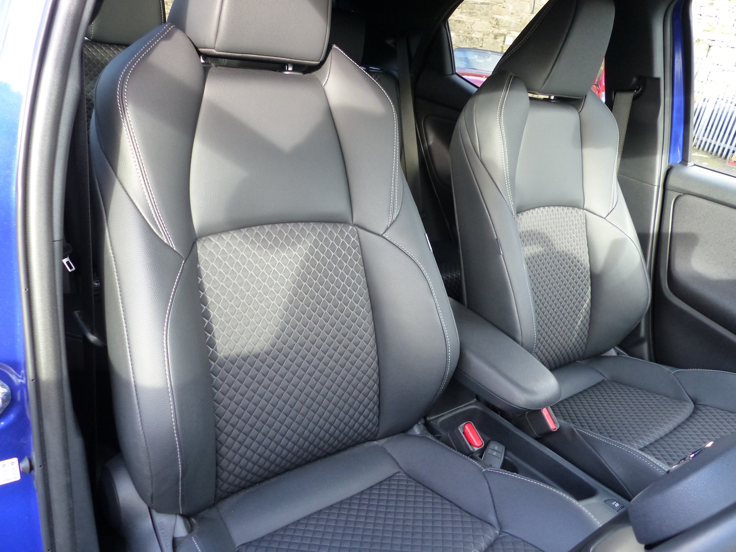 Used Mazda Mazda2 HYBRID 2024 for sale - 76436753: Photo 5