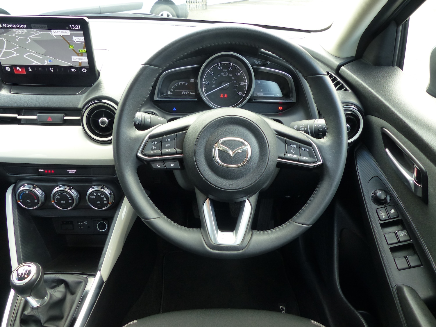 Used Mazda Mazda2 2024 for sale - 76057568: Photo 11
