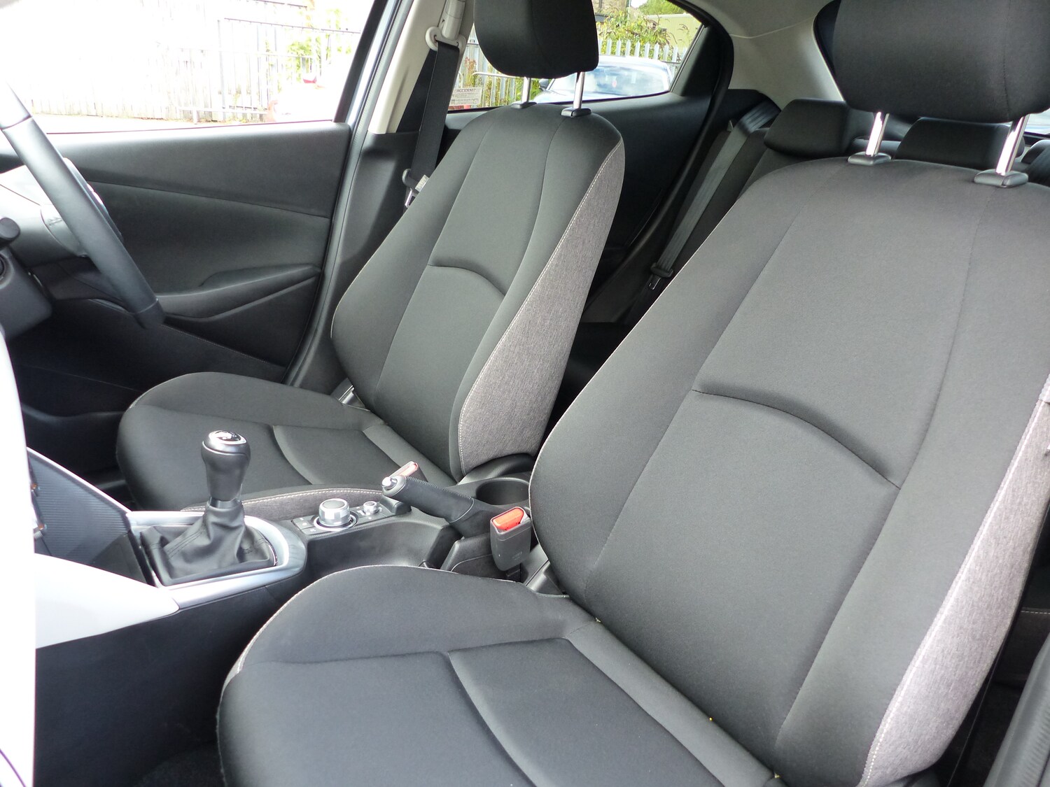 Used Mazda Mazda2 2024 for sale - 76057568: Photo 6