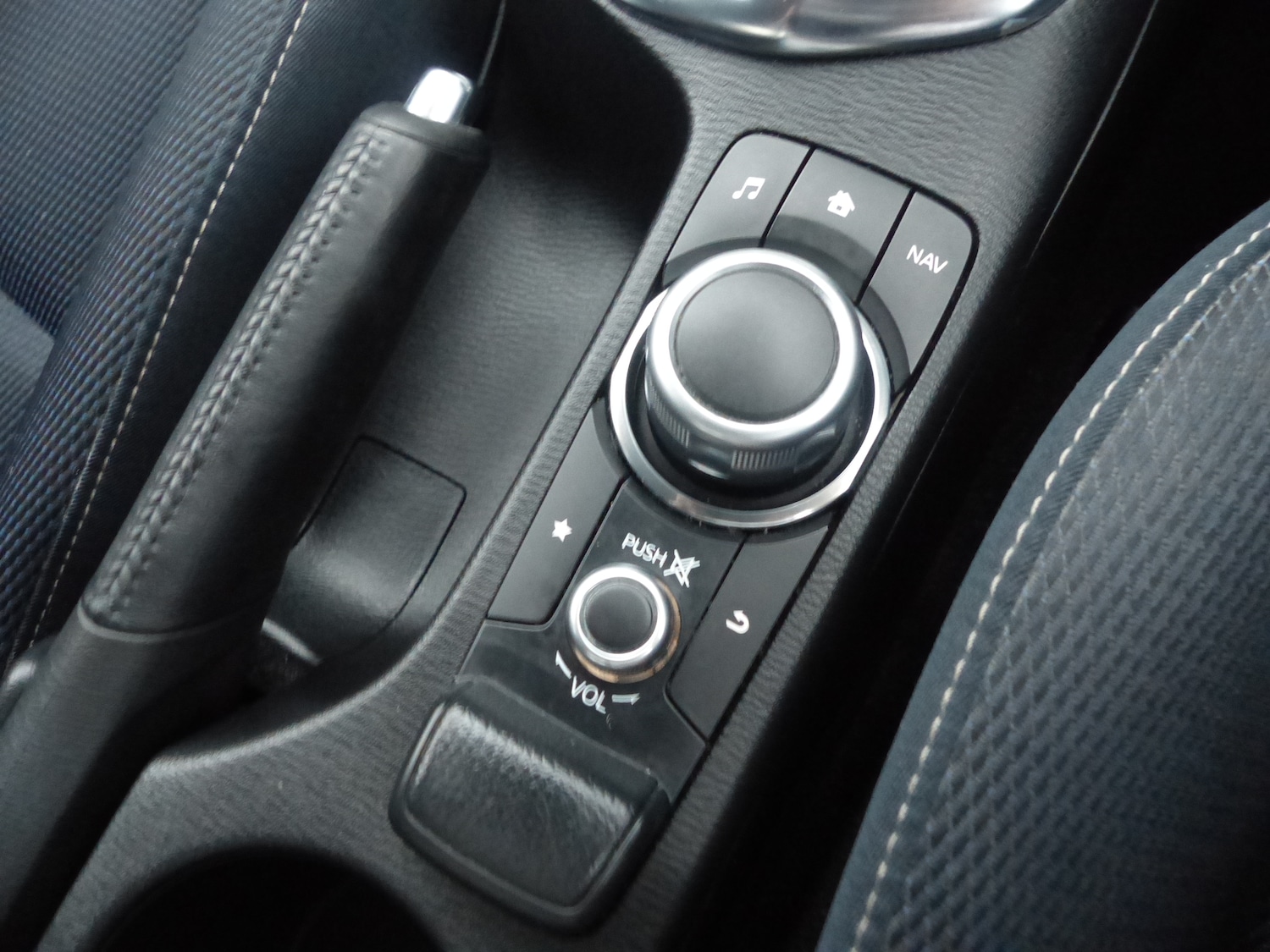 Used Mazda Mazda2 2022 for sale - 76535179: Photo 17