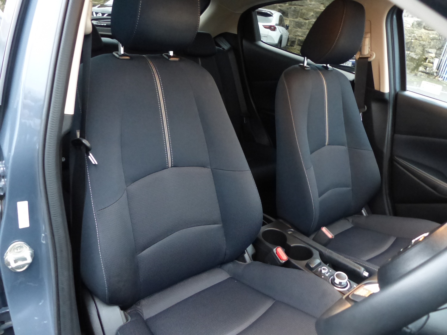 Used Mazda Mazda2 2022 for sale - 76535179: Photo 5