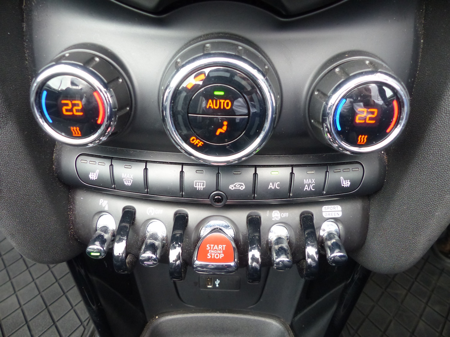 Used MINI Convertible 2020 for sale - 76077424: Photo 16