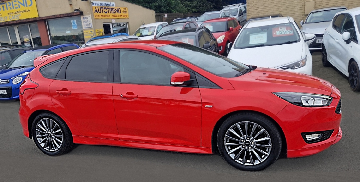 Used Ford Focus 2017 for sale - 76143941: Photo 11