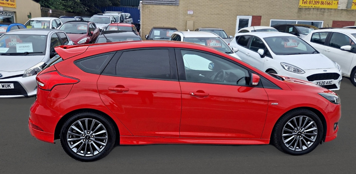 Used Ford Focus 2017 for sale - 76143941: Photo 17
