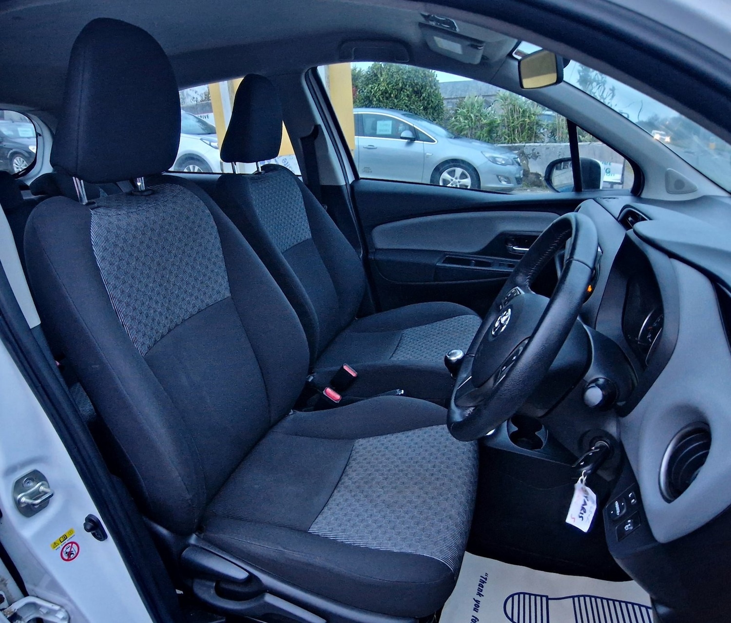 Used Toyota Yaris 2014 for sale - 76566714: Photo 15