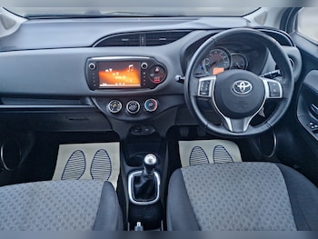 Used Toyota Yaris 2014 for sale - 76566714: Photo