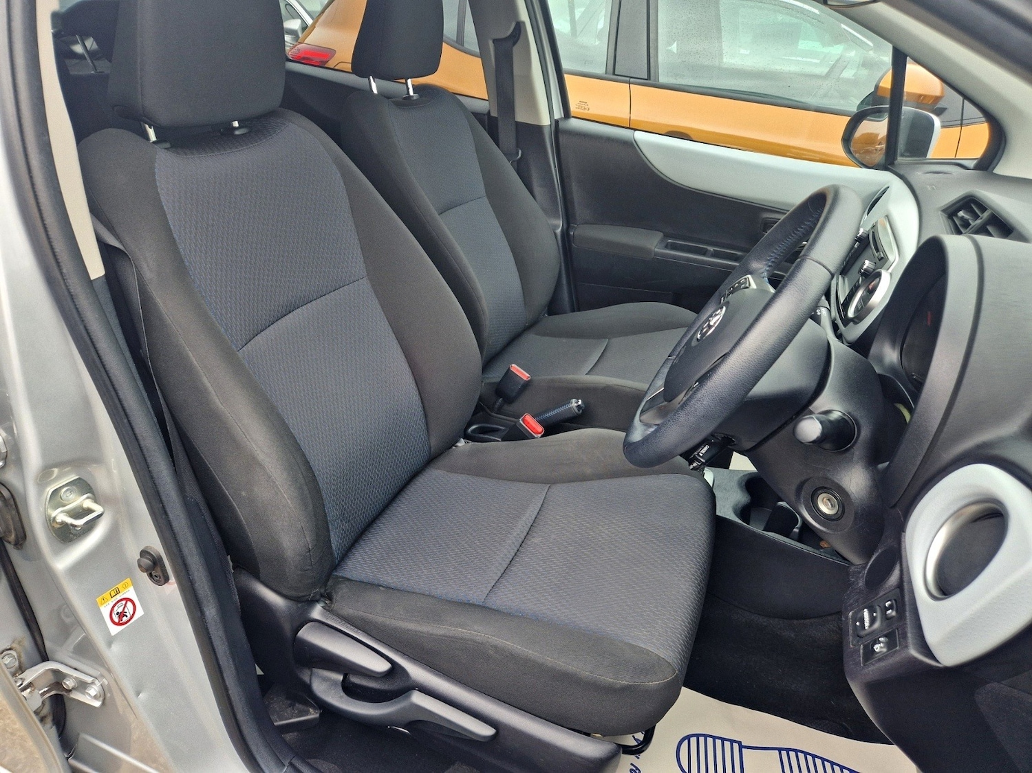 Used Toyota Yaris 2014 for sale - 76145807: Photo 6