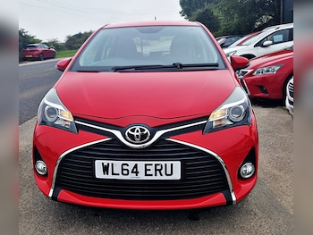 Used Toyota Yaris 2015 for sale - 79137025: Photo