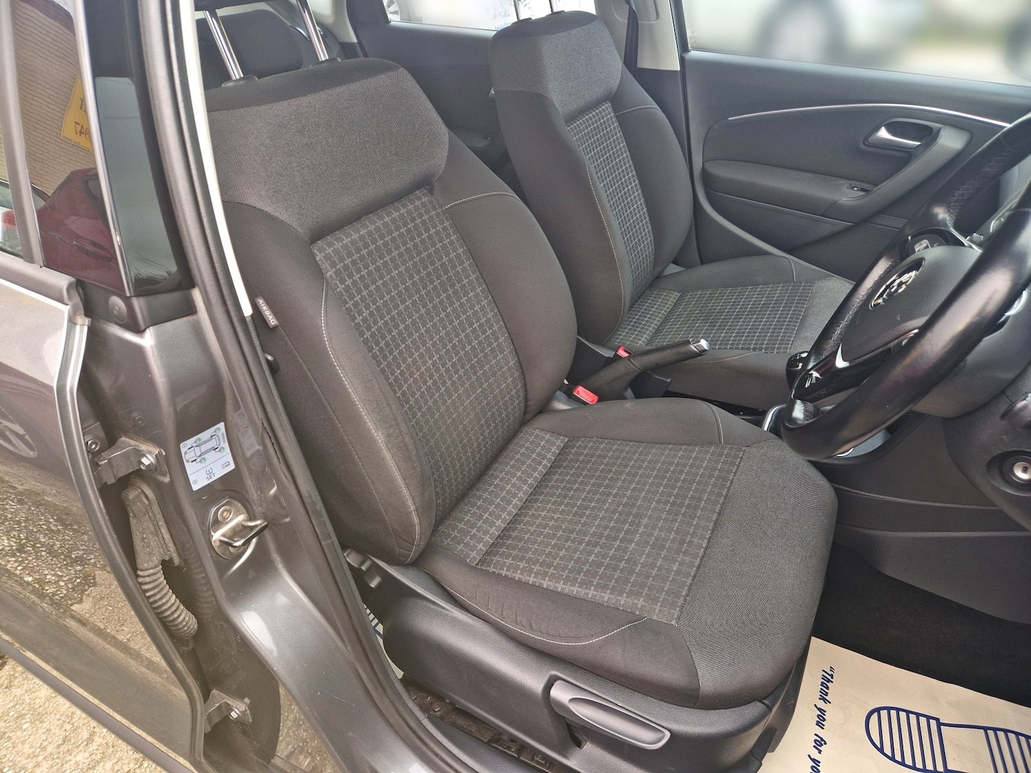 Used Volkswagen Polo 2015 for sale - 76555558: Photo 24