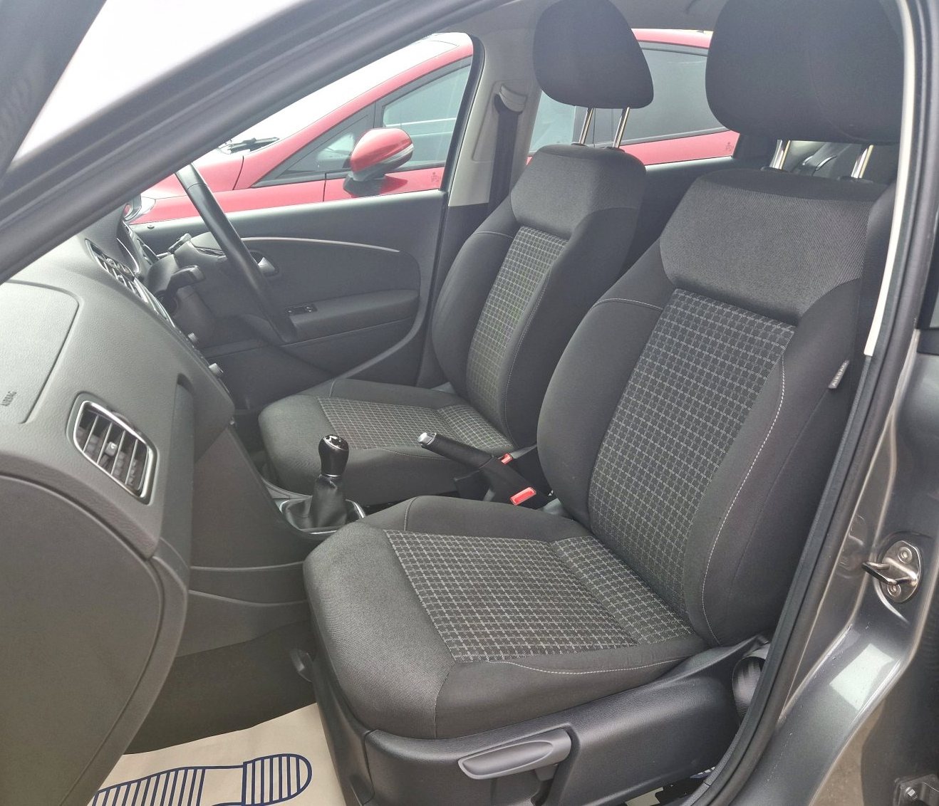 Used Volkswagen Polo 2015 for sale - 76555558: Photo 5