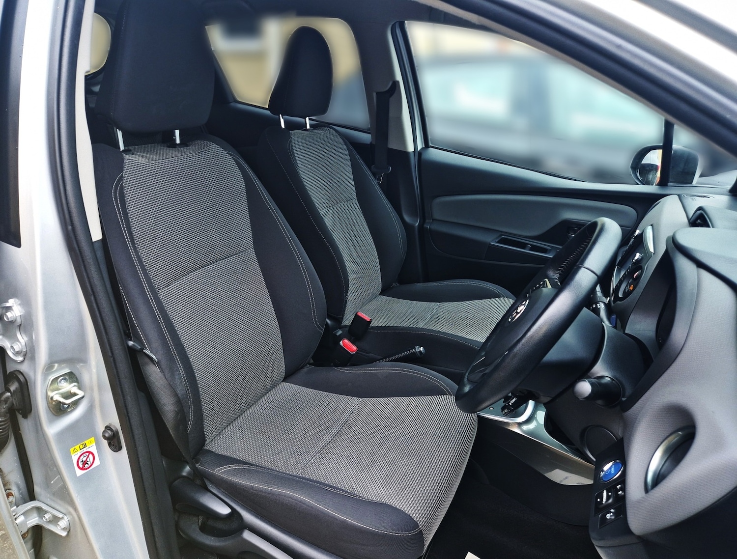 Used Toyota Yaris 2017 for sale - 78081331: Photo 27