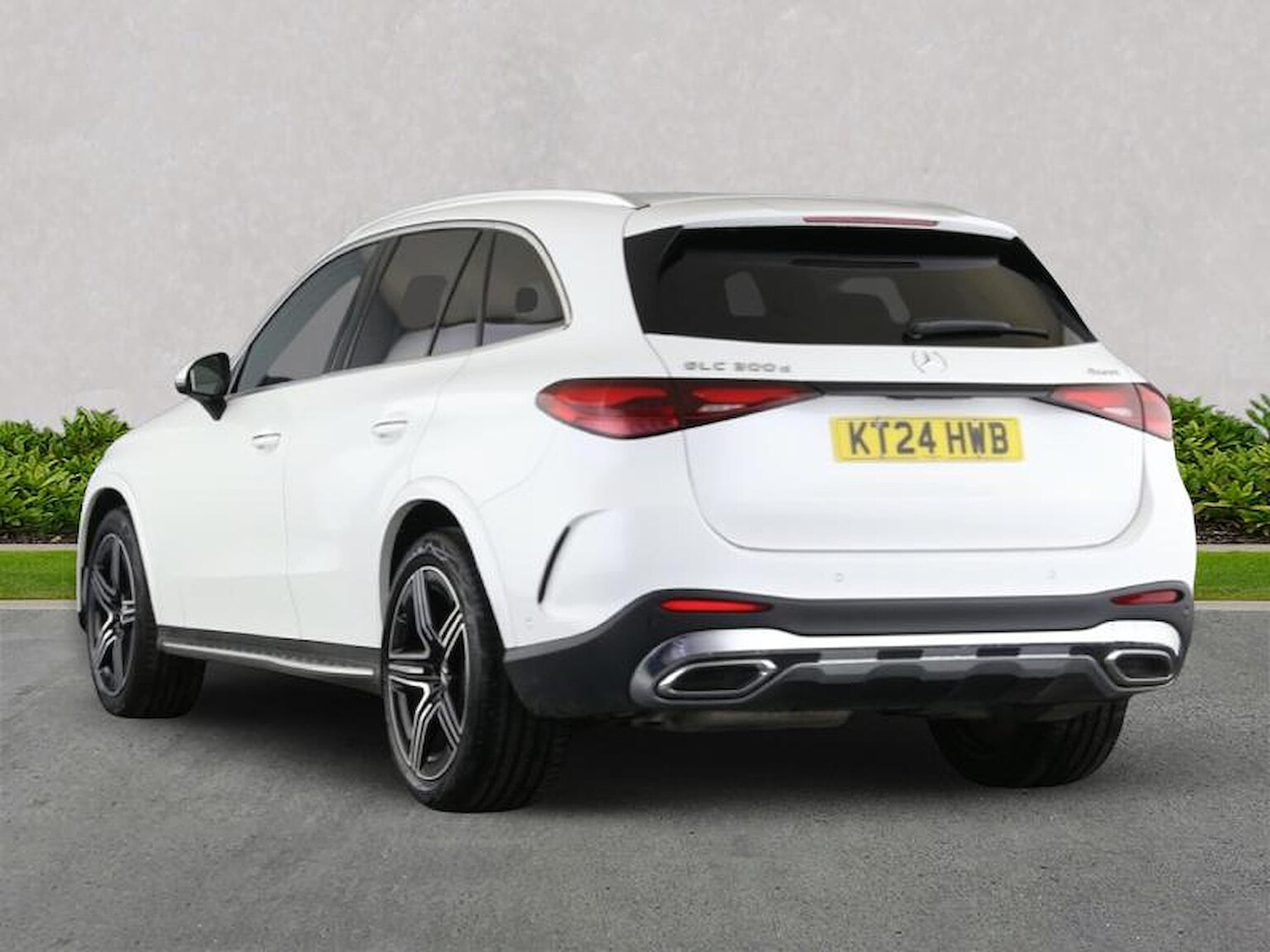 Used Mercedes-Benz GLC 2024 for sale - 76554242: Photo 2