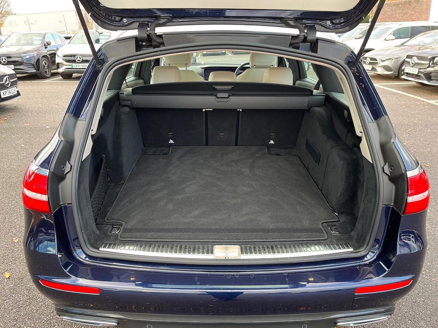 Used Mercedes-Benz E Class 2020 for sale - 76637673: Photo 17