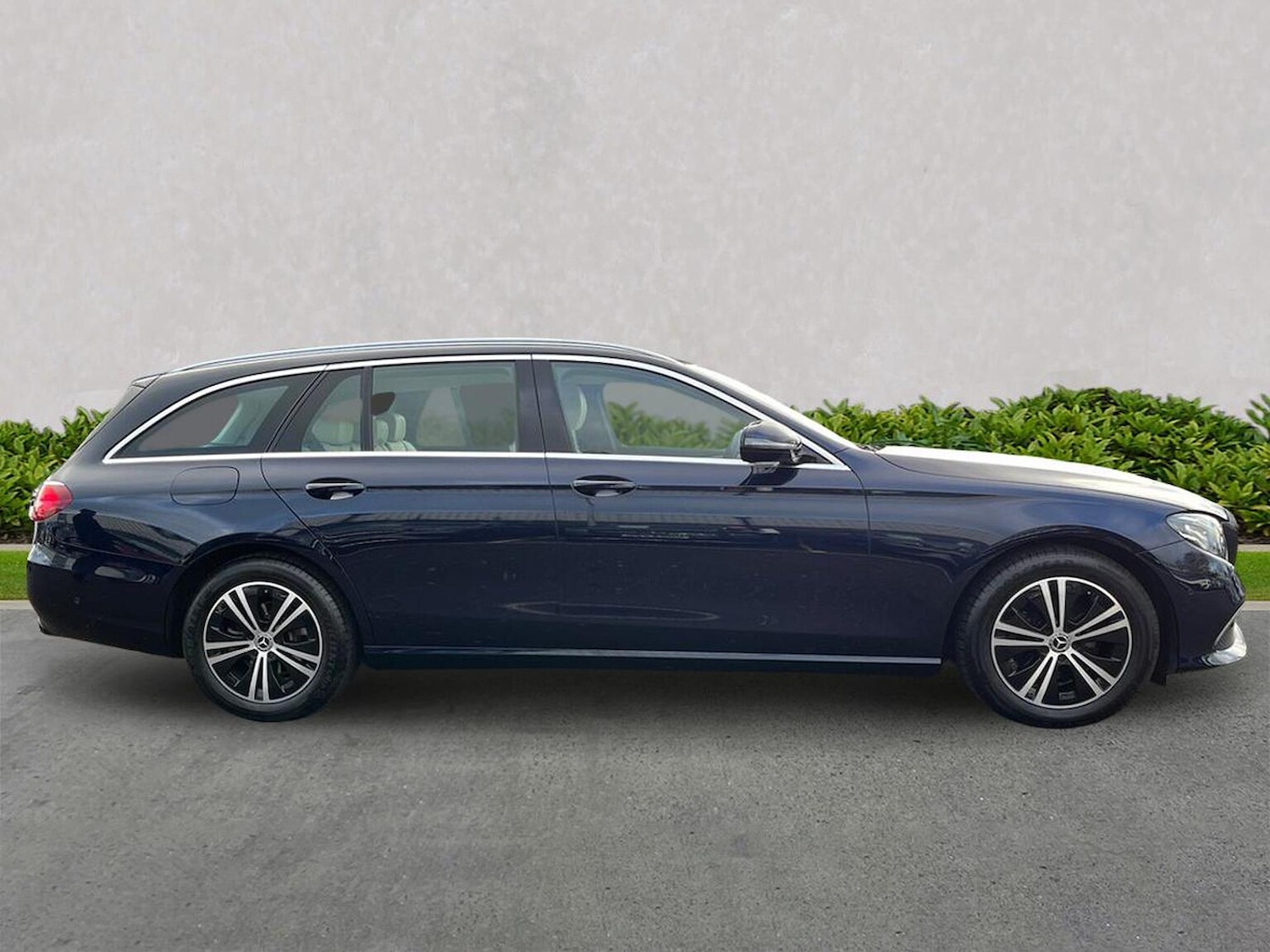 Used Mercedes-Benz E Class 2020 for sale - 76637673: Photo 3