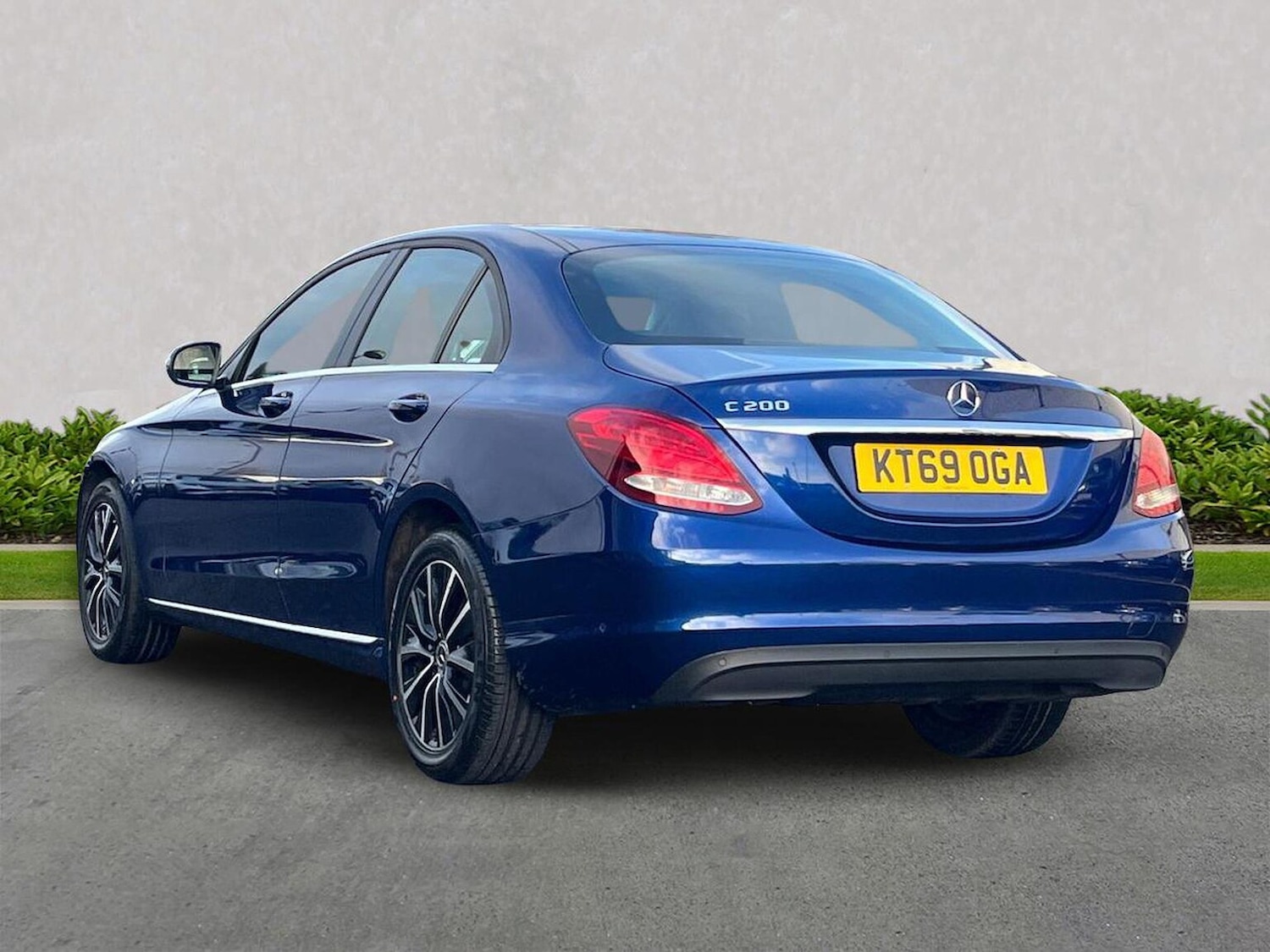 Used Mercedes-Benz C Class 2019 for sale - 76911211: Photo 2