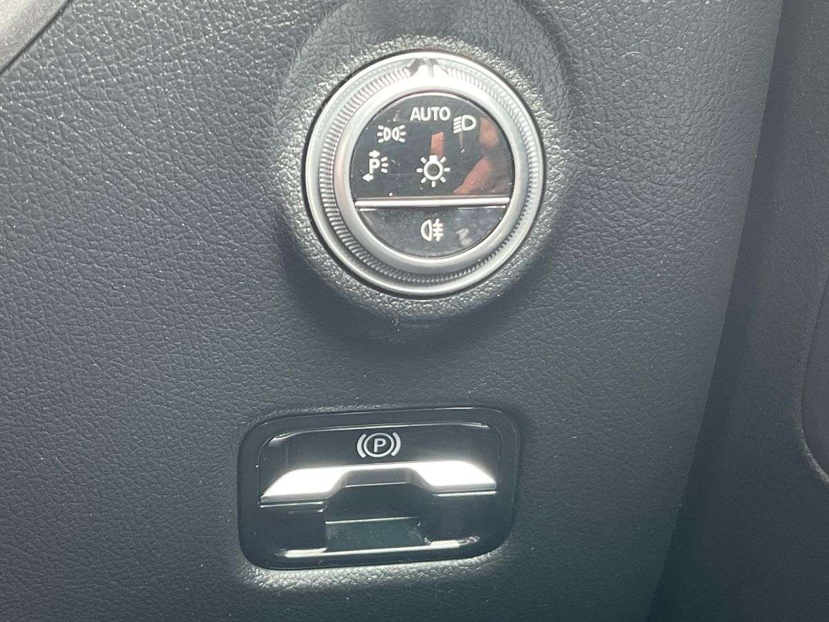 Used Mercedes-Benz C Class 2022 for sale - 78196302: Photo 22