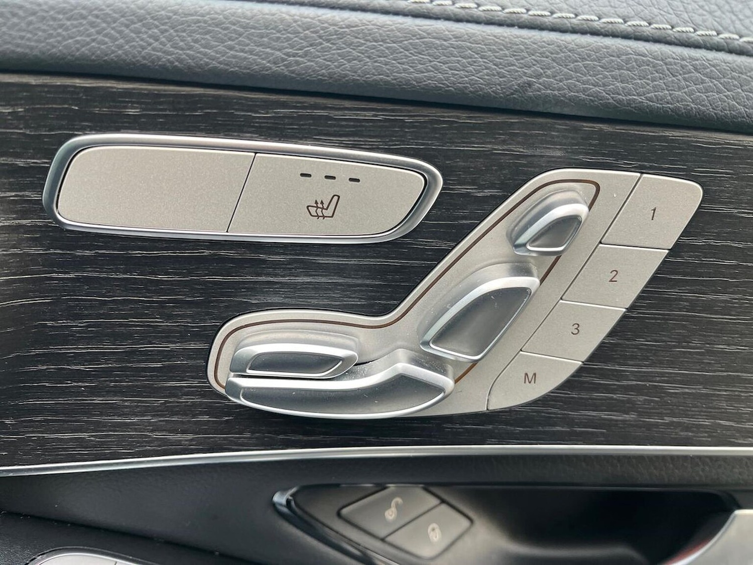 Used Mercedes-Benz GLC 2022 for sale - 77073205: Photo 32