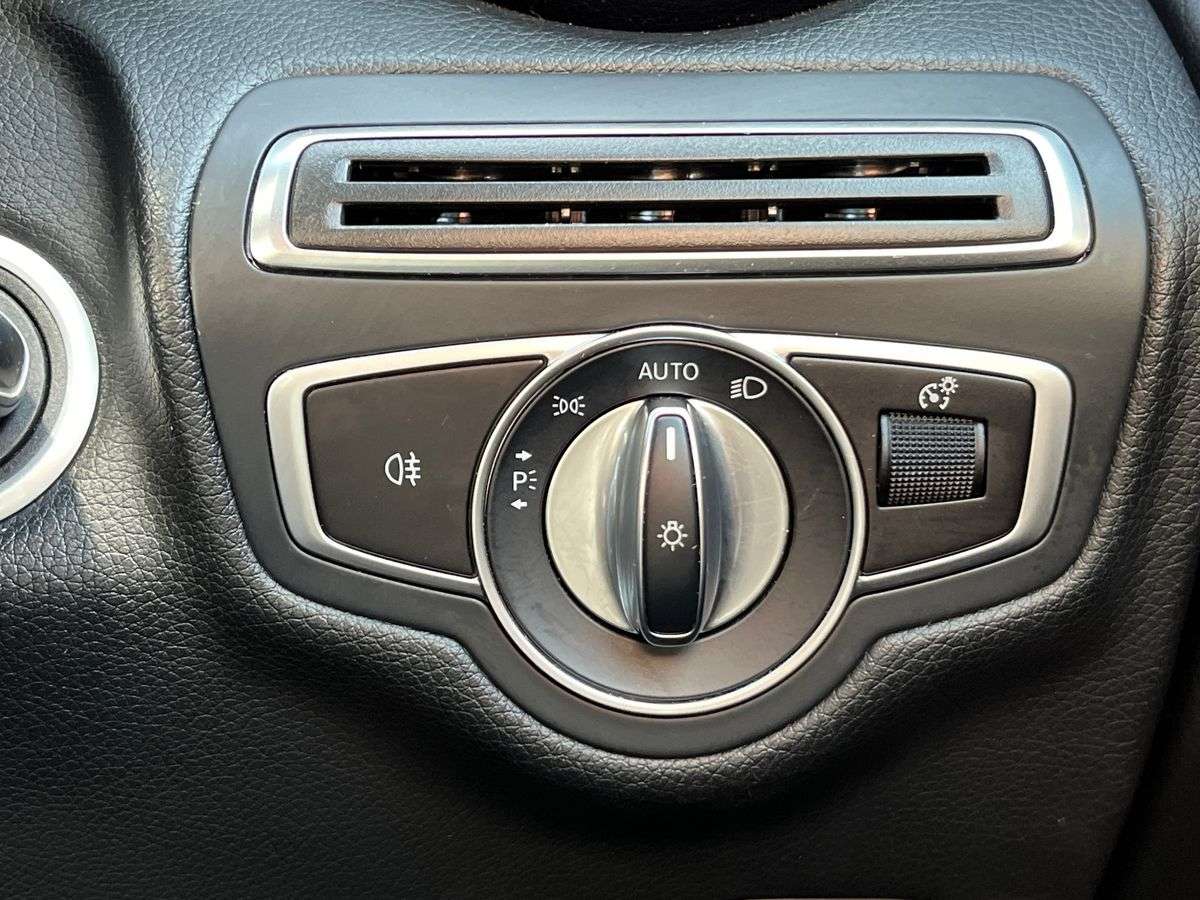 Used Mercedes-Benz GLC 2019 for sale - 78192117: Photo 22