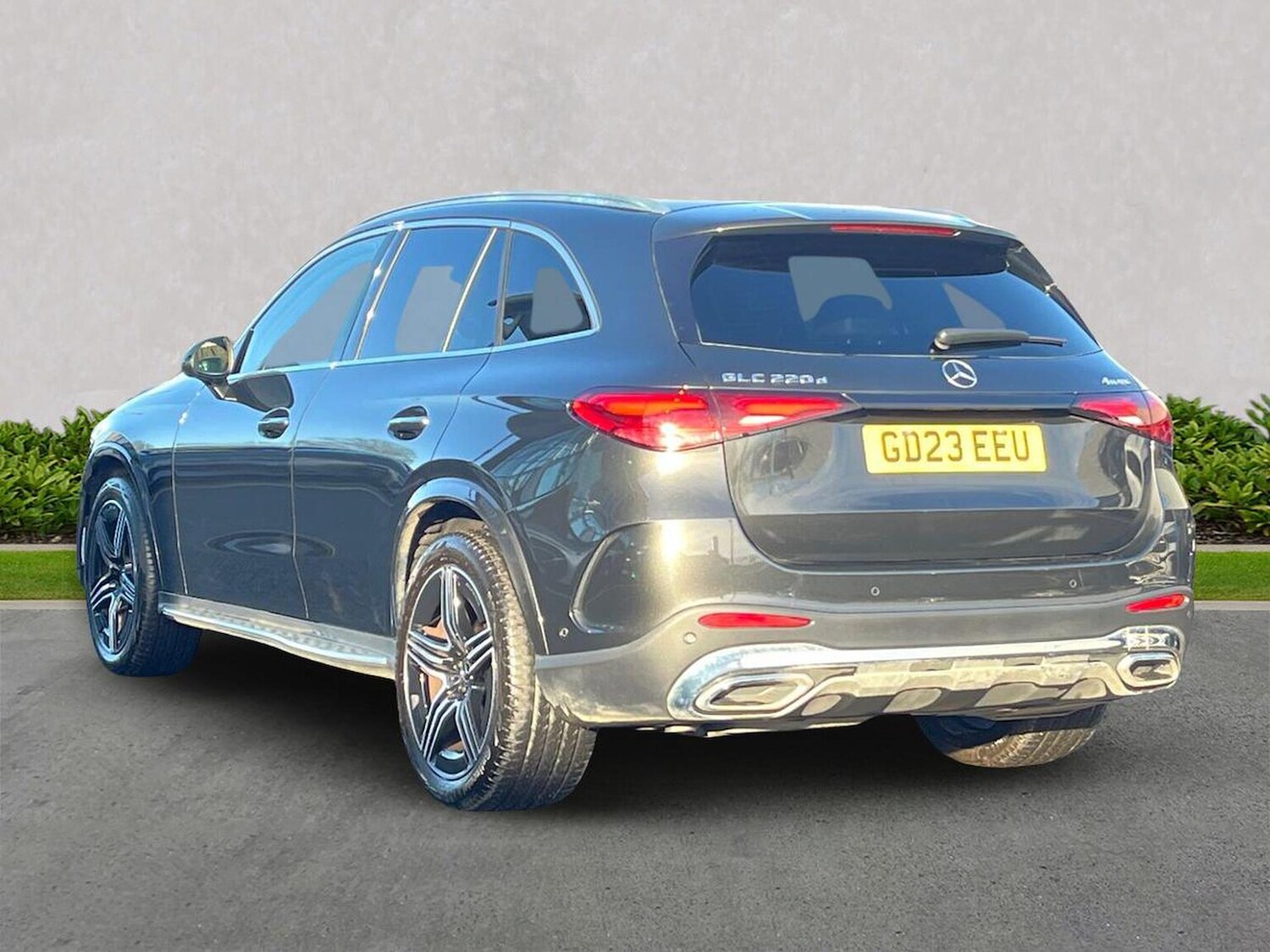 Used Mercedes-Benz GLC 2023 for sale - 76763479: Photo 2