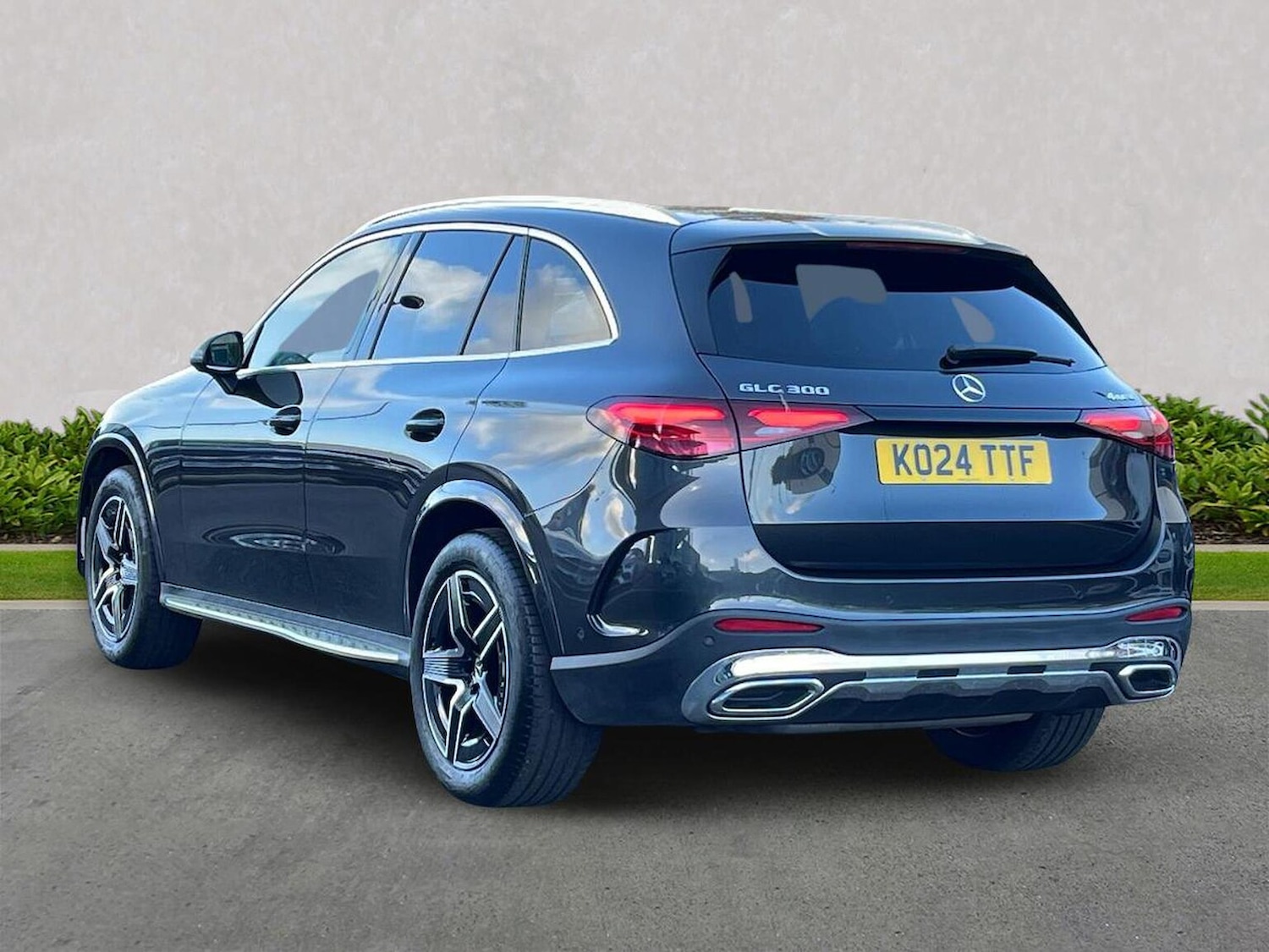 Used Mercedes-Benz GLC 2024 for sale - 76577214: Photo 2