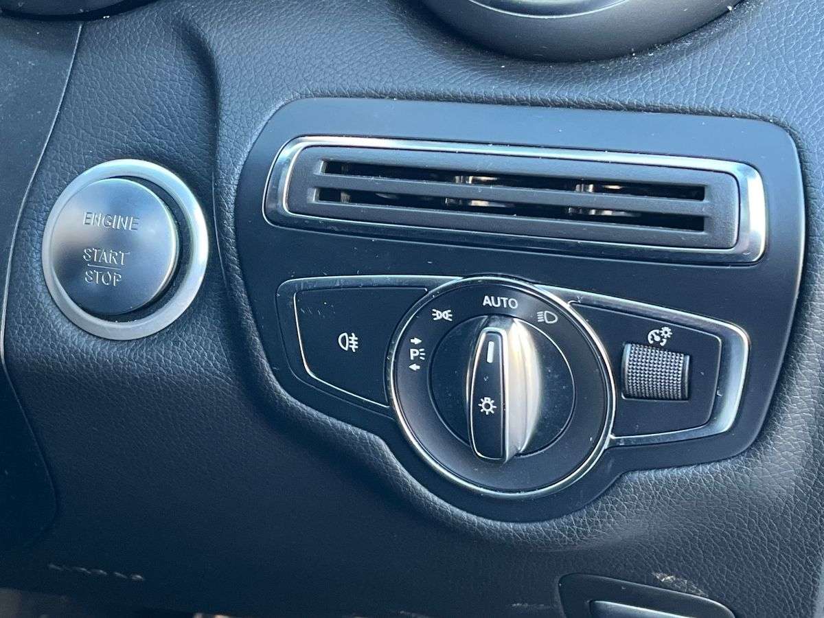 Used Mercedes-Benz C Class 2018 for sale - 77639325: Photo 22