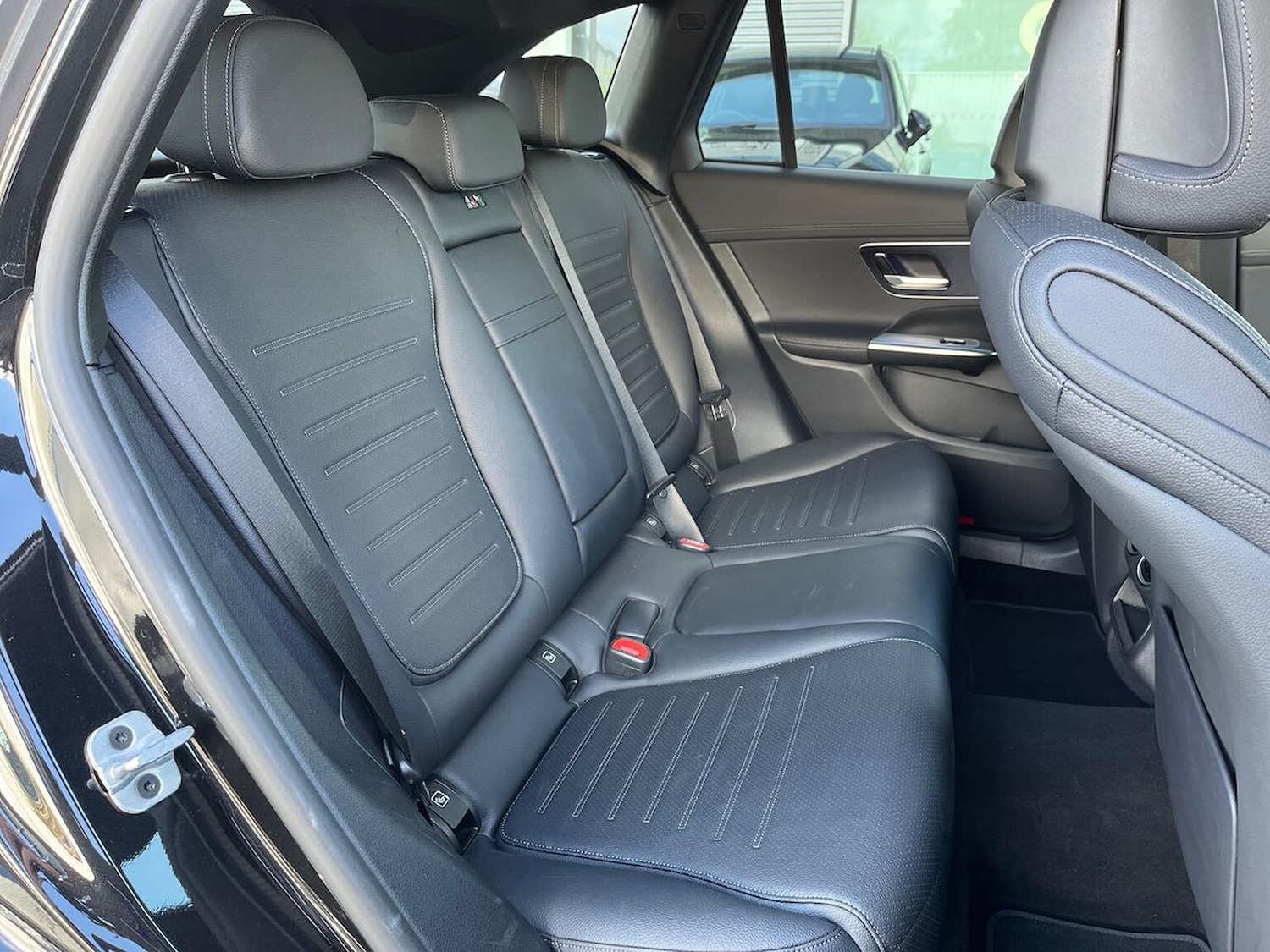 Used Mercedes-Benz GLC 2023 for sale - 76030405: Photo 16