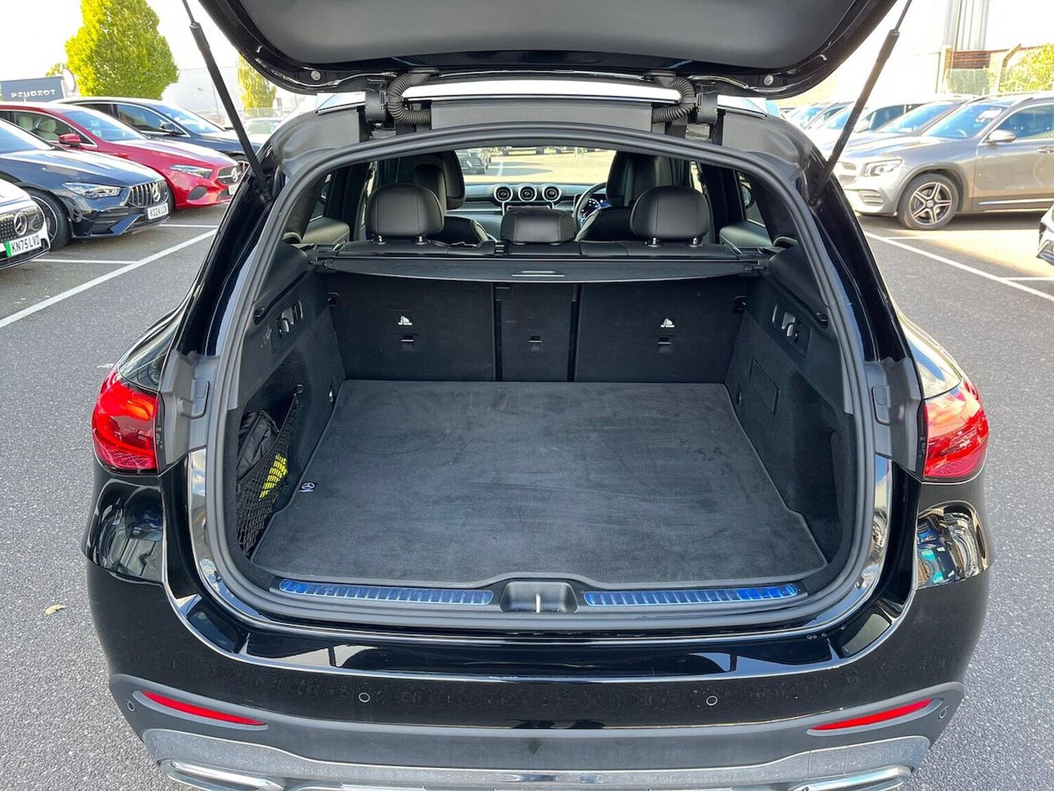 Used Mercedes-Benz GLC 2023 for sale - 76030405: Photo 17