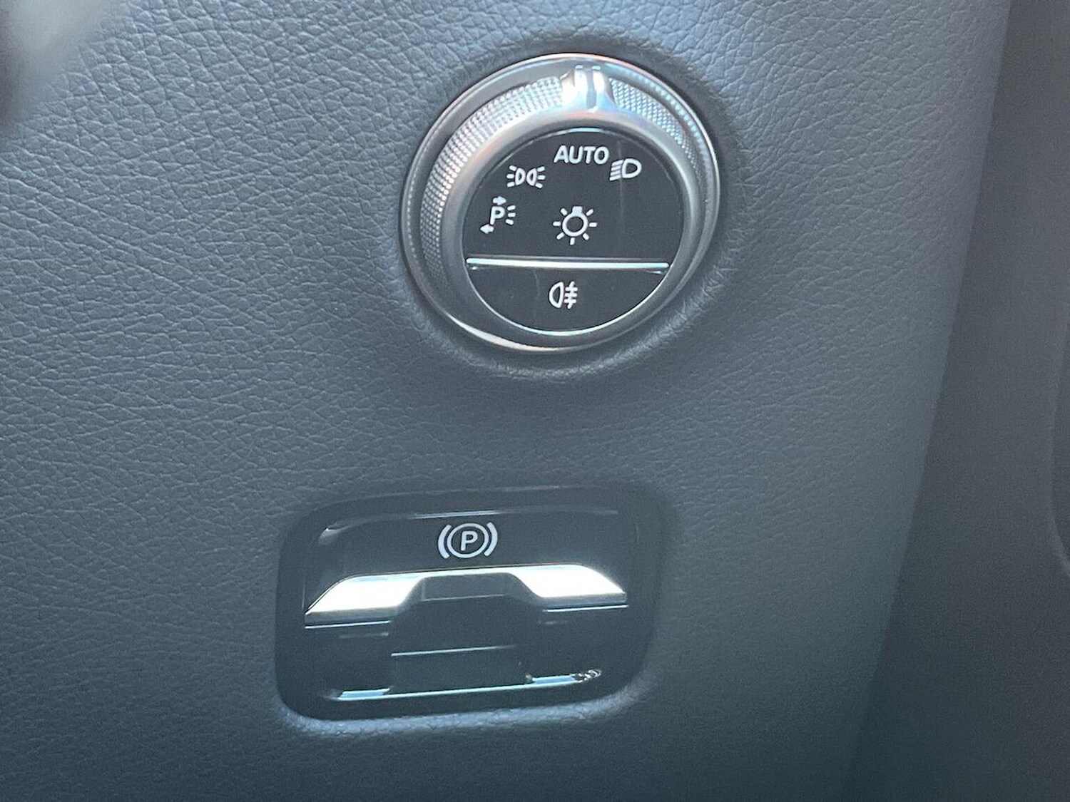 Used Mercedes-Benz GLC 2023 for sale - 76030405: Photo 22