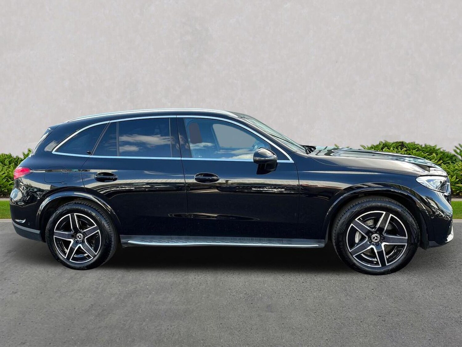 Used Mercedes-Benz GLC 2023 for sale - 76030405: Photo 3