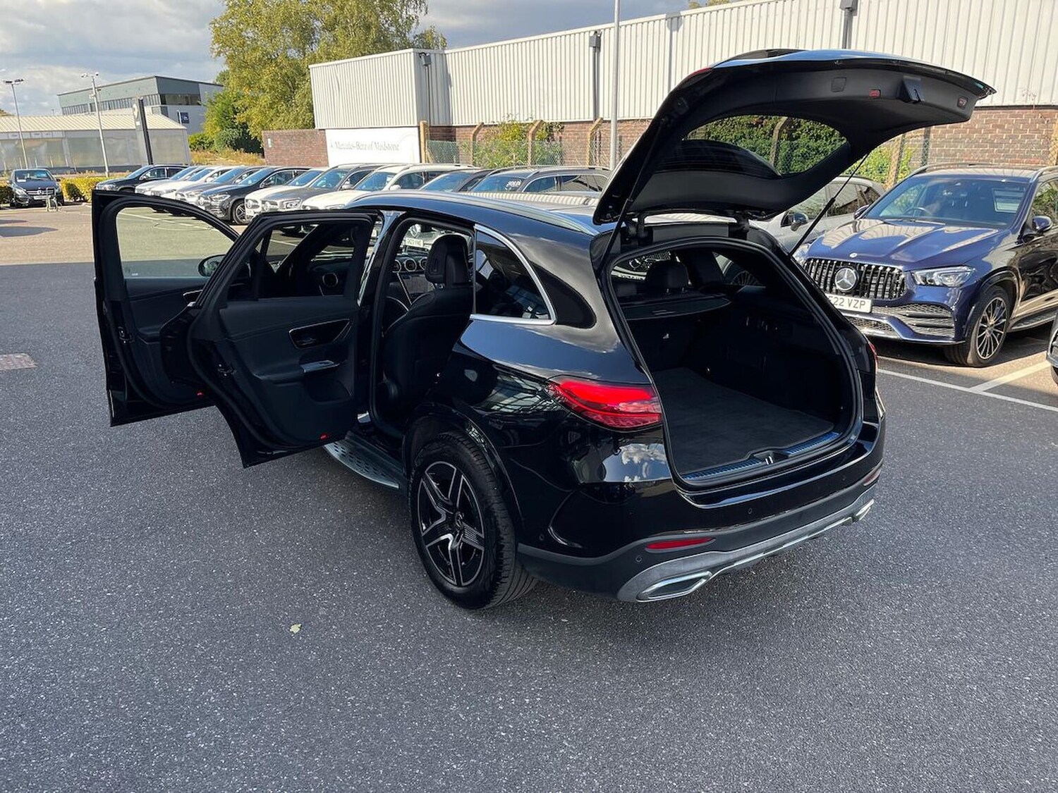 Used Mercedes-Benz GLC 2023 for sale - 76030405: Photo 40