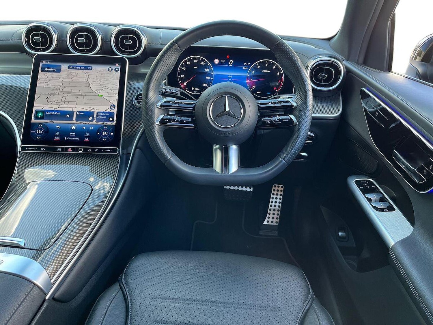 Used Mercedes-Benz GLC 2023 for sale - 76030405: Photo 9