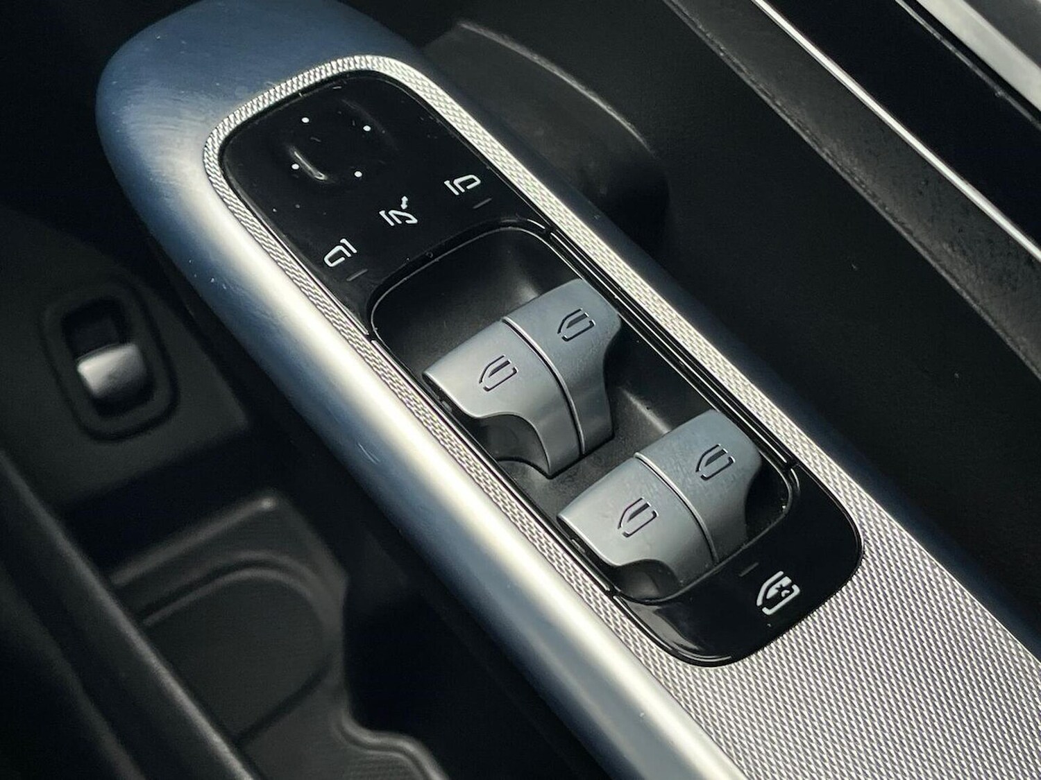 Used Mercedes-Benz GLC 2023 for sale - 76264398: Photo 21