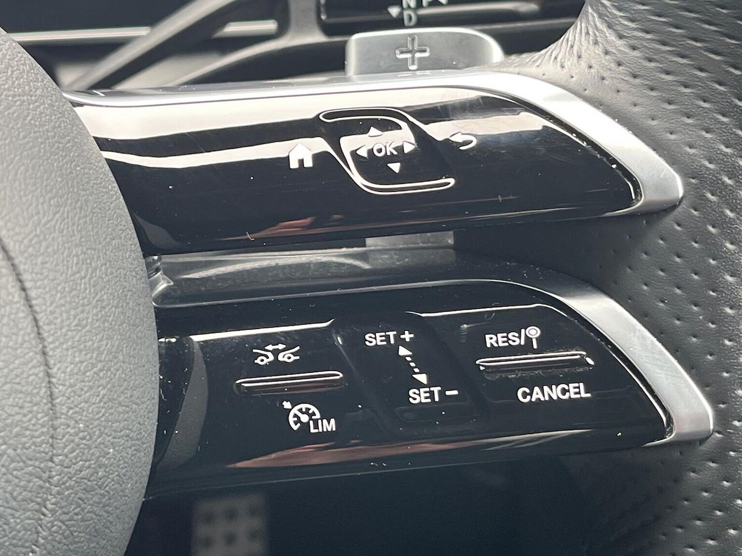 Used Mercedes-Benz GLC 2023 for sale - 76264398: Photo 27