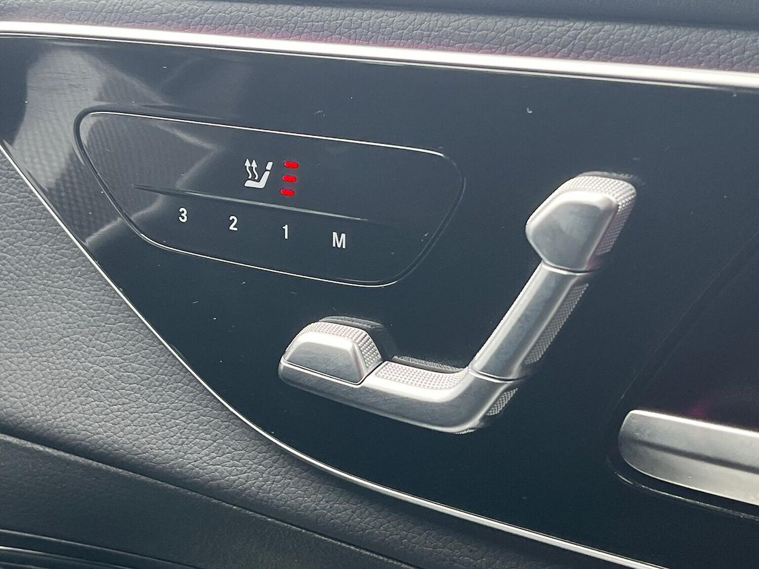 Used Mercedes-Benz GLC 2023 for sale - 76264398: Photo 30